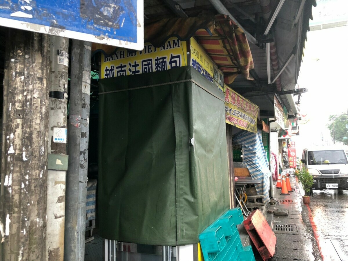 忠貞市場越南法國麵包」中毒事件延燒，桃園市衛生局今(9)日表示，目前已有520人通報、384人就醫，有35人仍在住院治療，累計住院41人。 圖：桃園市衛生局/提供