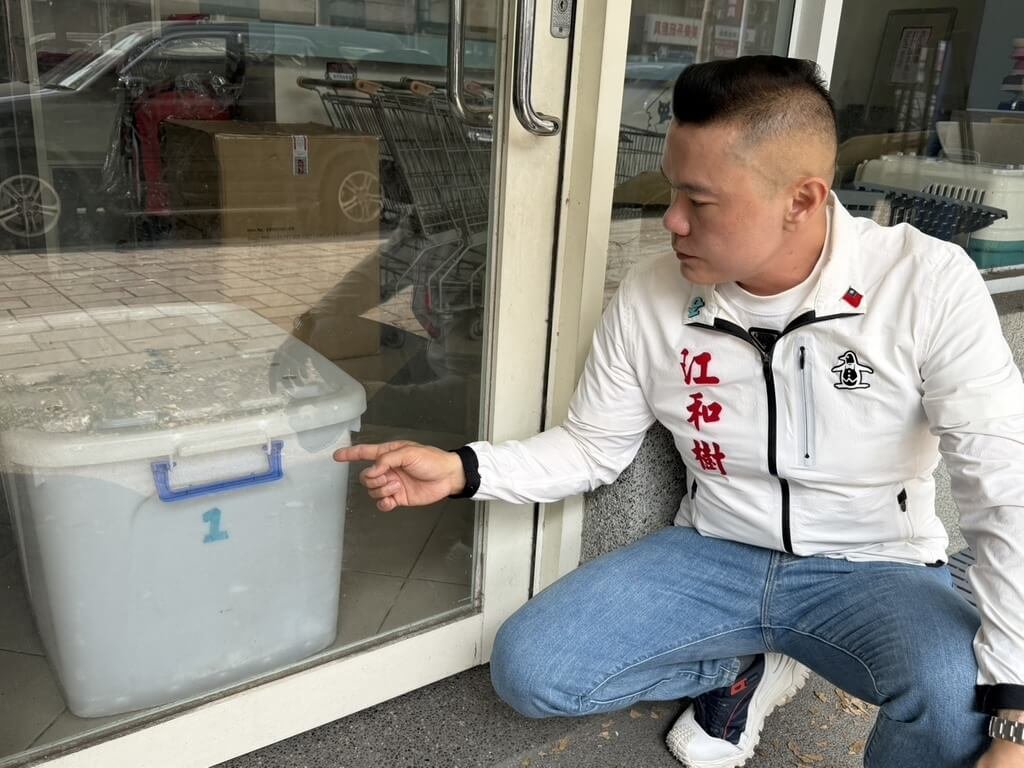 寵物店遭控收納箱關犬 台中動保處依法查處
