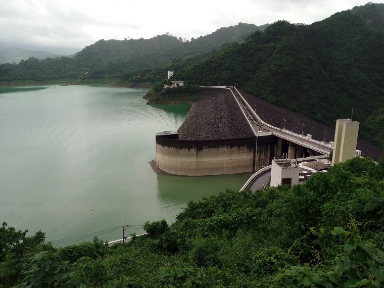 8月7日起嘉義地區轉為水情正常，臺南地區由減壓供水黃燈轉為水情提醒綠燈。（圖為曾文水庫） 圖：經濟部水利署／提供