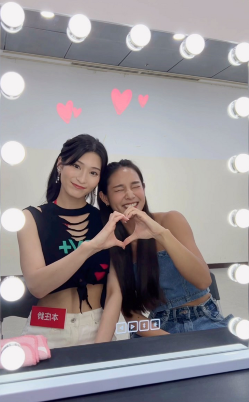 「TRE台北國際成人展」品子和日本AV女優本庄鈴驚喜合體。 圖：翻攝自IG＠pinzi__