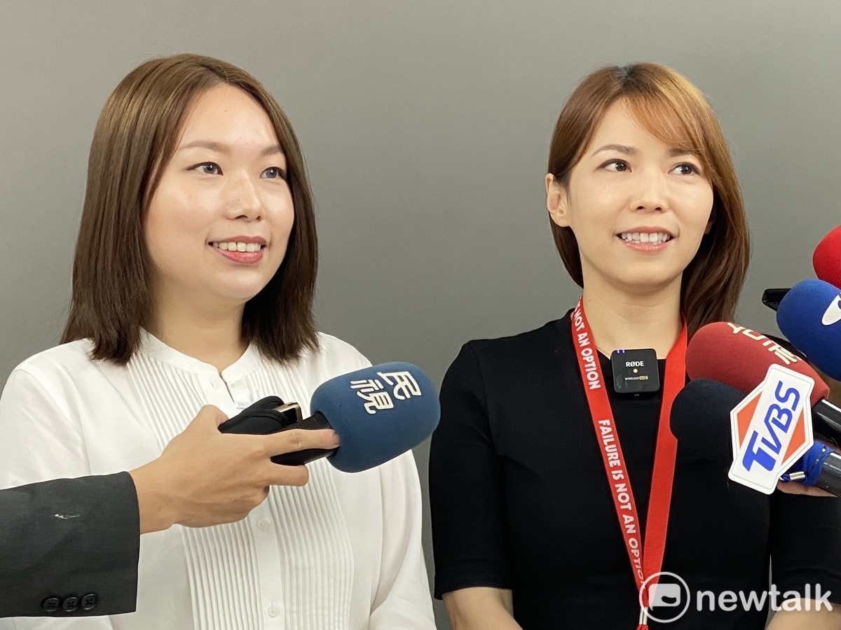 柯辦發言人陳智菡（右）及柯辦新任發言人李友宜（左）。 圖：周煊惠 / 攝