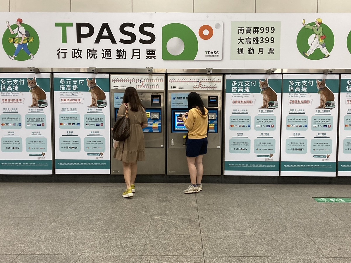 高市交通局帶頭推動「週三公共運輸日」。 圖：高雄市交通局提供