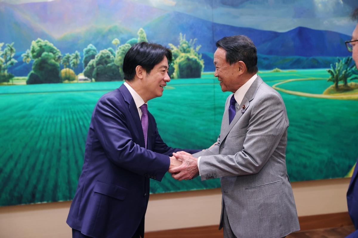 日本前首相麻生太郎與副總統賴清德 圖：總統府提供