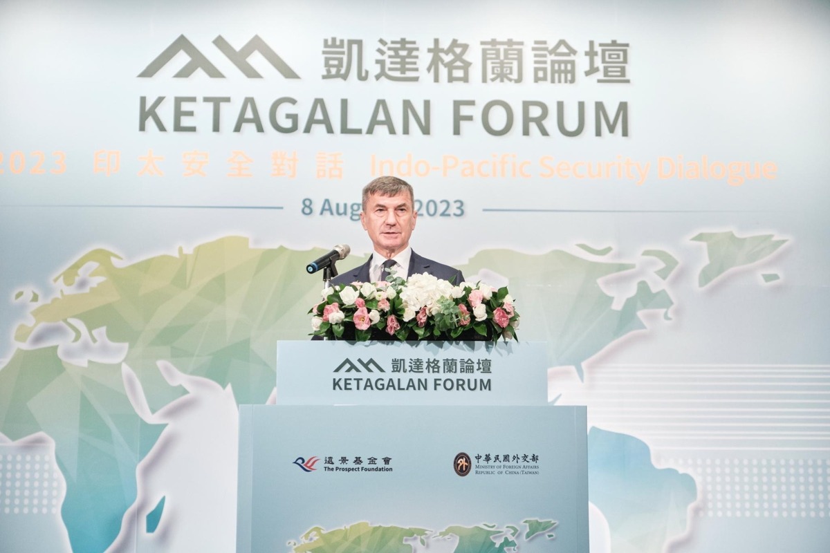愛沙尼亞前總理安席蒲（Andrus_Ansip）發表午間專題演講。 圖：外交部／提供