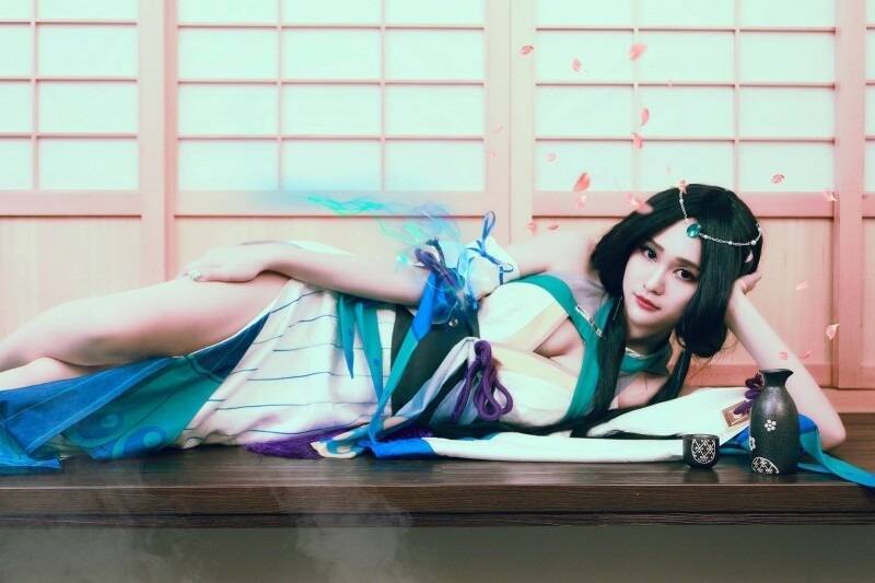館長譙賴品妤cosplay造型太性感，是在物化動漫。 圖：翻攝臉書