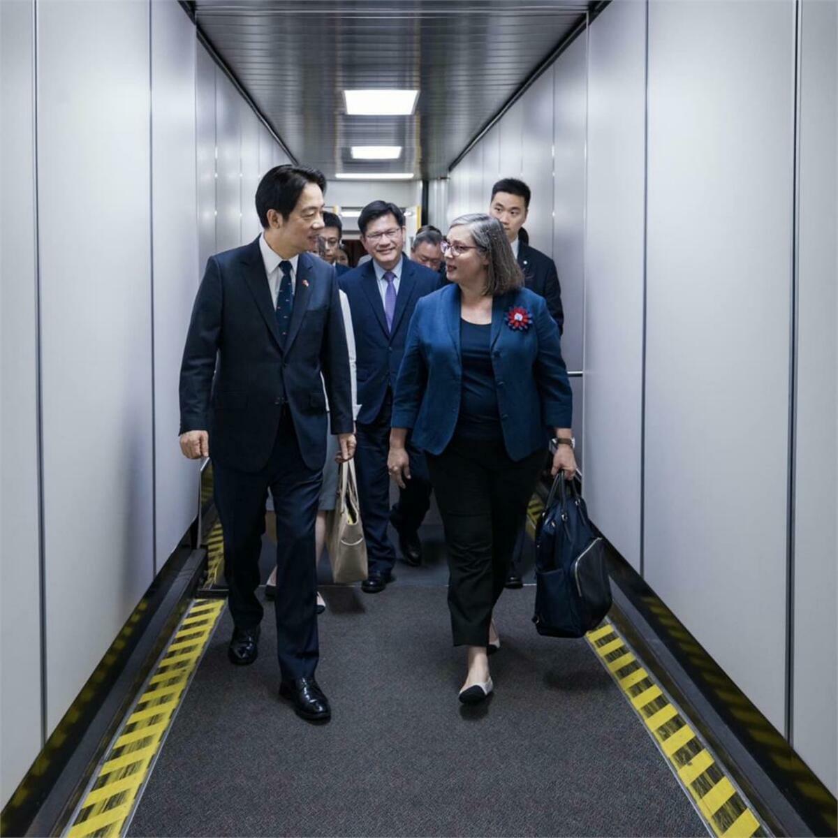 美國總統拜登（Joe Biden）希望賴清德的訪問「保持低調」，避免在台灣總統大選前加劇台海緊張局勢，且持續近期美中高級官員的交流。 圖：取自林佳龍臉書