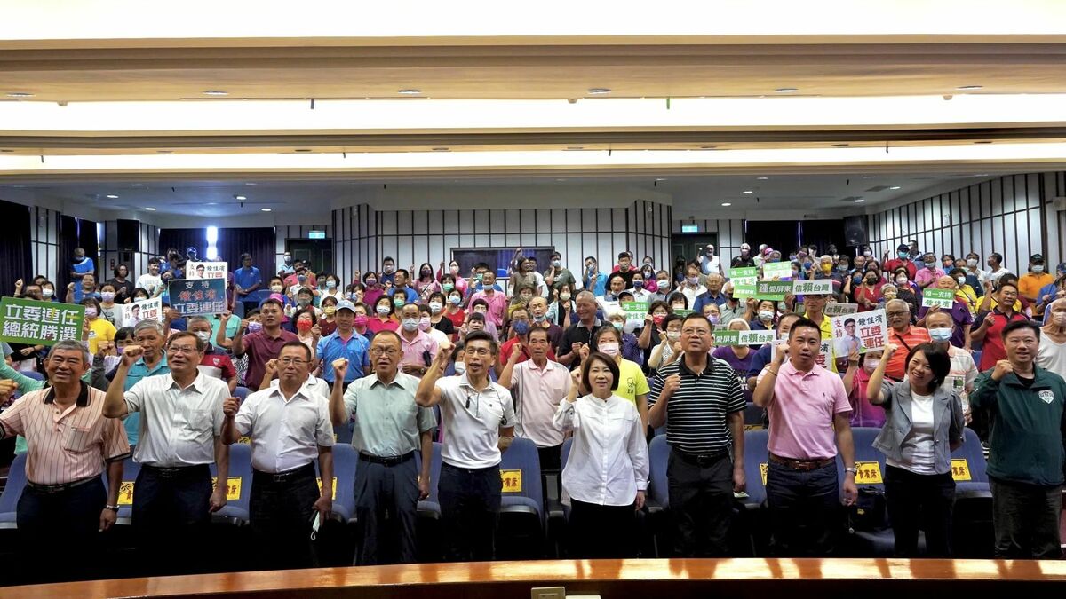 民進黨立委鍾佳濱配合民進黨中央黨部，今（13）日在屏東縣里港鄉舉辦首場「和平保台溫暖好政」說明會。 取自鍾佳濱臉書