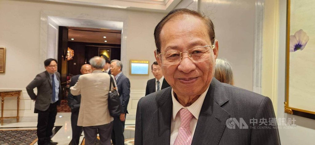 紐約台灣會館理事長、超微執行長蘇姿丰父親蘇春槐13日現身副總統賴清德下榻飯店，參加賴副總統早餐會。 圖：中央社