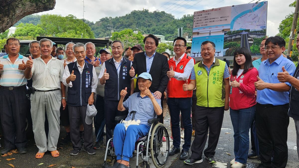 內政部長林右昌今(14)日實地視察台中市「正大橋」改建工程。 圖：內政部提供