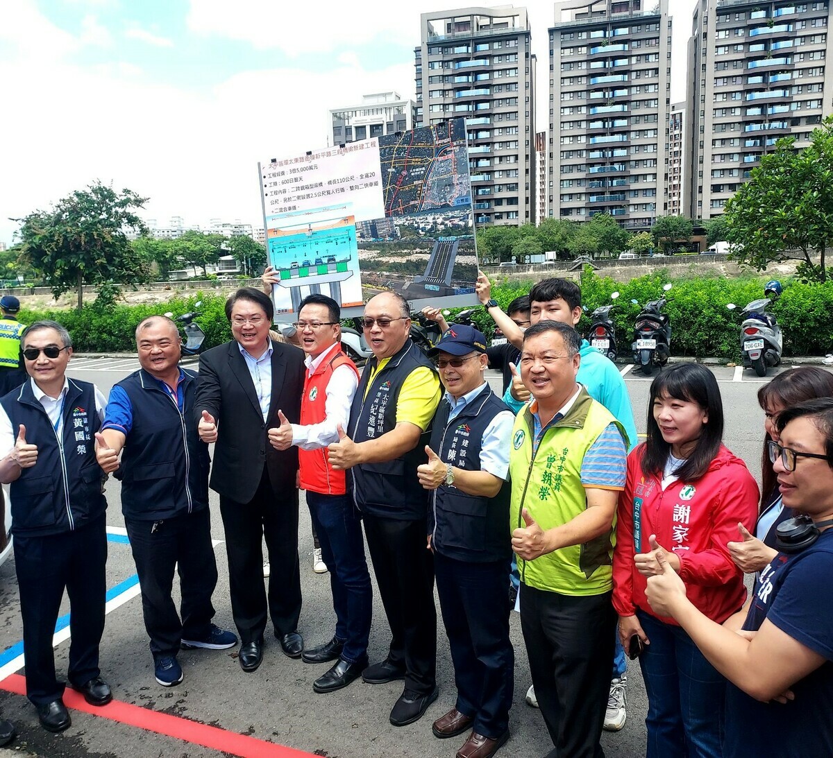 內政部長林右昌今(14)日實地視察台中市「環太東路」橋梁新建工程。 圖：內政部提供