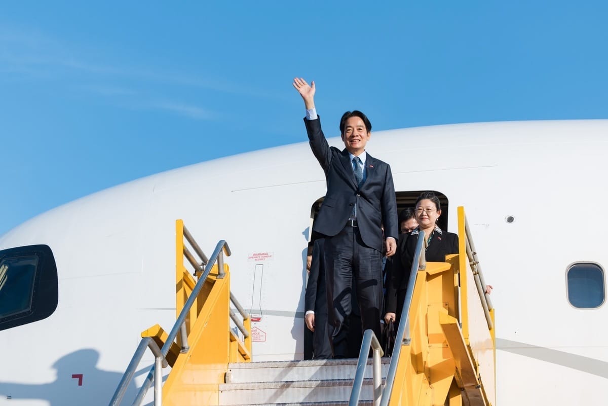 賴清德於當地時間14日上午（台北時間14日晚間）抵達巴拉圭首都亞松森國際機場。 圖：翻攝賴清德臉書