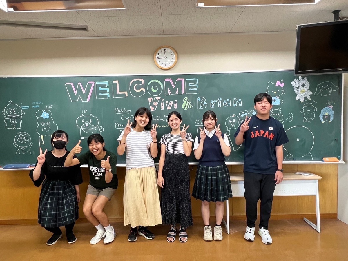 台日學生配對分組。 圖：高雄市教育局提供