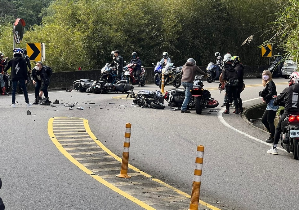 台七乙重機車禍，時常造成車輛回堵 圖:重機車友 ❘ 各區路況天氣、資訊分享中心