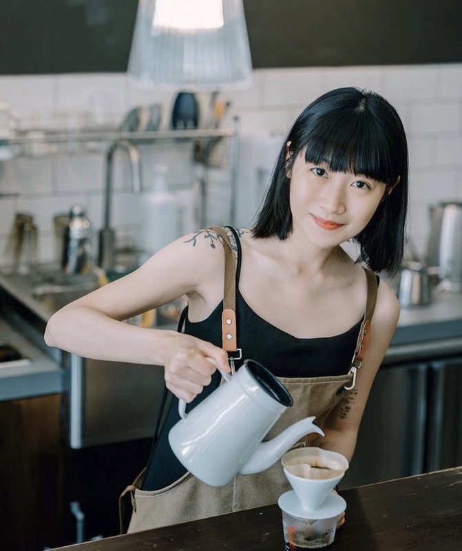 NanaQ發出自己跟《山道猴子》中」角色的對比照。 圖：翻攝自NanaQ IG