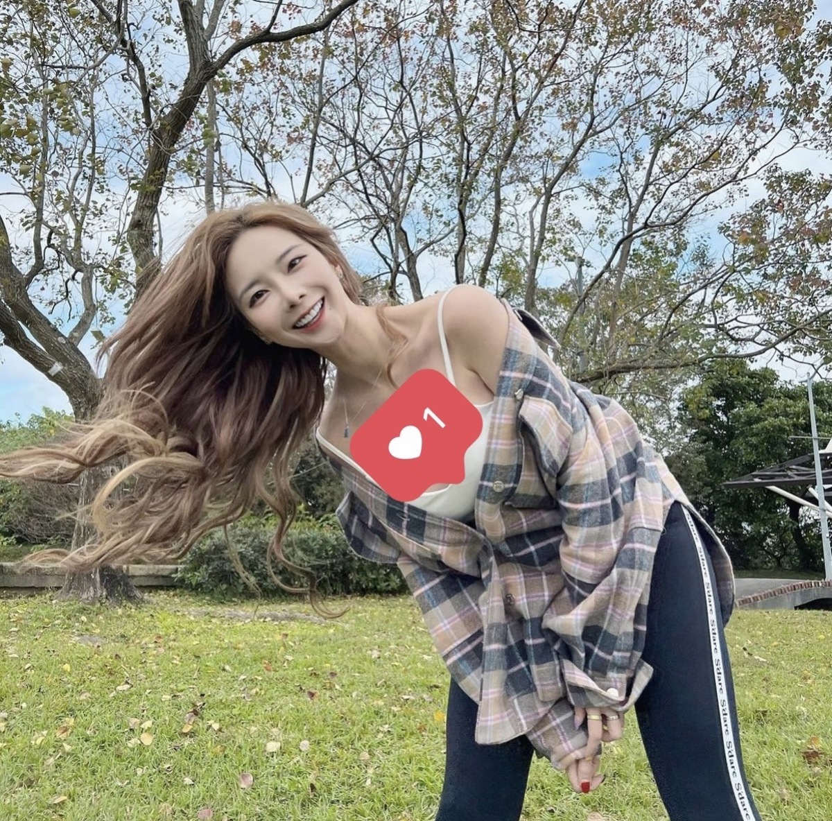 奎丁曬性感照，傲人的上圍相當養眼。 圖：翻攝自奎丁IG