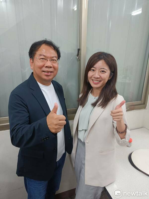 謝志忠與謝子涵聯手在台中市第三及第八選區參選立委。 唐復年/攝