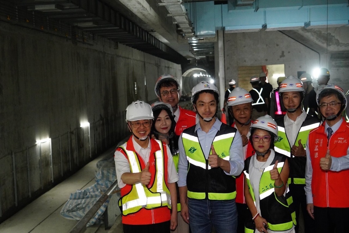 台北市長蔣萬安今視察捷運萬大線第一期工程北市段。 圖：台北市政府 / 提供