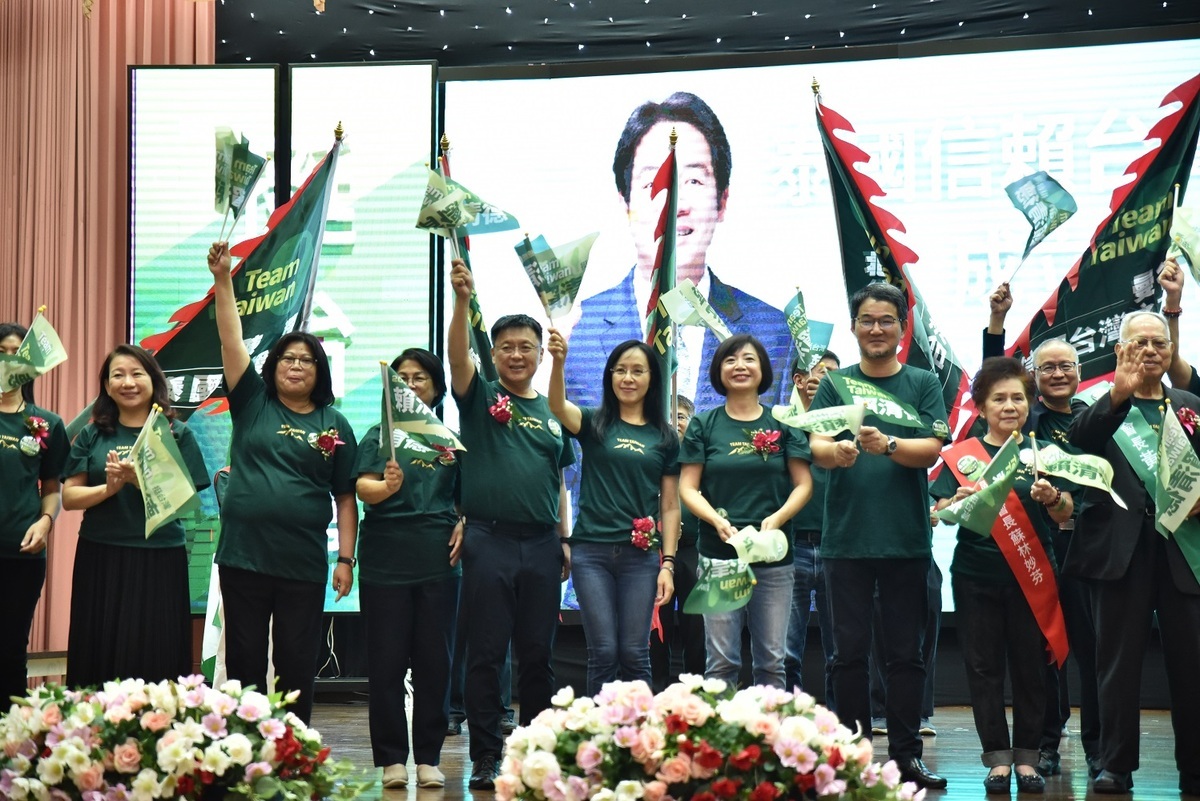 趙天麟也率團參加「泰國信賴台灣之友會」成立大會，成員有立法委員劉建國、蔡適應、何欣純、陳瑩、羅美玲、湯蕙禎、賴惠員、陳秀寳、王美惠等人，還有民進黨中執委王義川也現身支持。 圖：賴清德競選辦公室提供