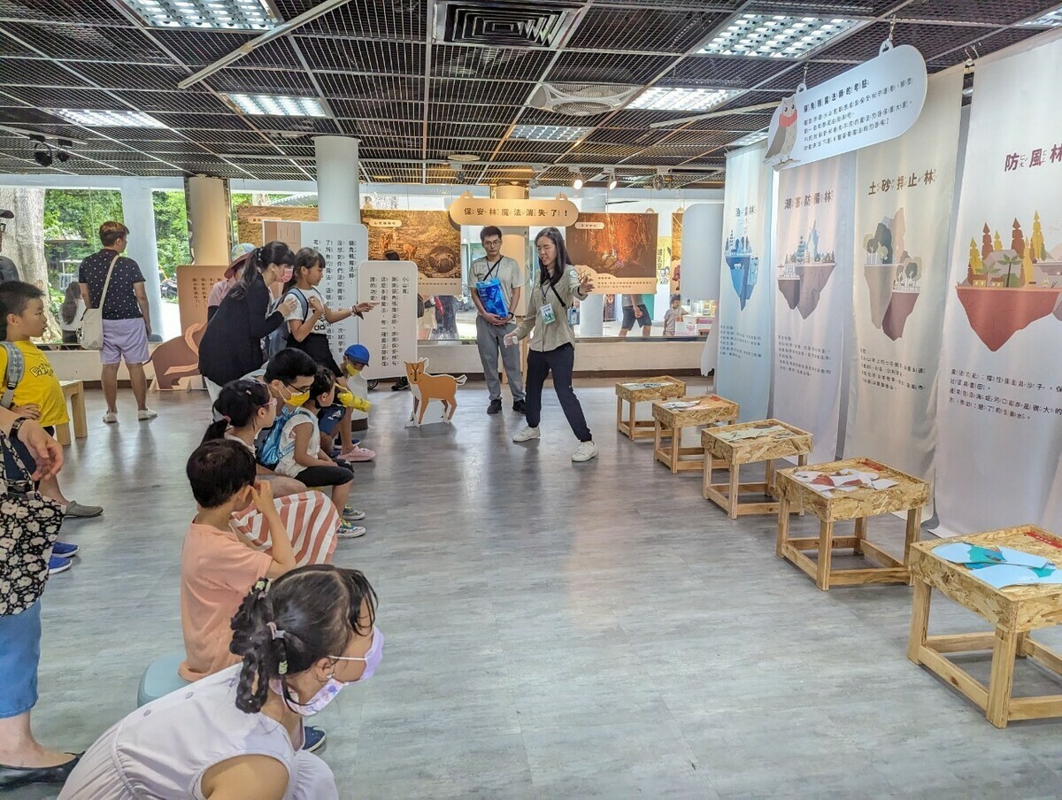 「保安林特展」假日系列活動，至31日前大家可以透過各類互動遊戲、DIY彩繪等活動深入了解保安林的價值與重要性。 圖：林業署屏東分署／提供