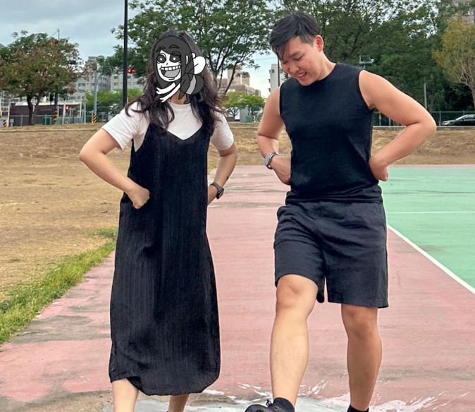 霸軒超有辨識度的笑聲跟總是「神補刀」的小美受到眾多觀眾喜愛。 圖：翻攝自霸軒BAXUAN IG