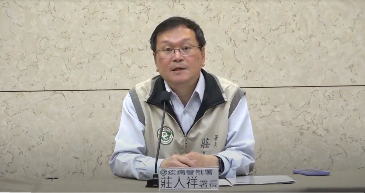 今日為「肺炎鏈球菌疫苗」第2階段開放接種，莊人祥表示，只要是65歲長者，從未曾接種過PCV13（或PCV15）及PPV23者，可公費接種1劑PCV13。間隔至少1年後（高風險對象間隔至少8週）再公費接種1劑PPV23。 圖：疾管署／提供