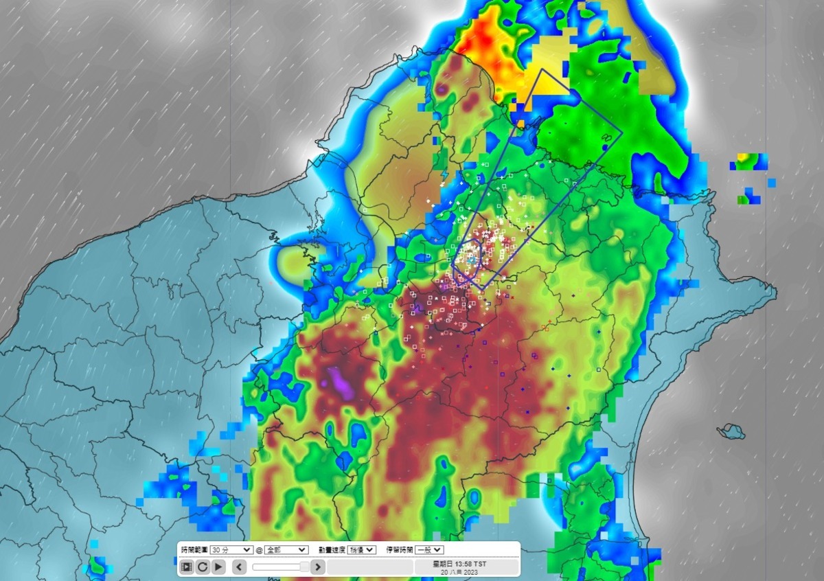 彭啟明指出，雨勢預計在 1-2小時內會減弱。 圖：翻攝自氣象達人彭啟明臉書