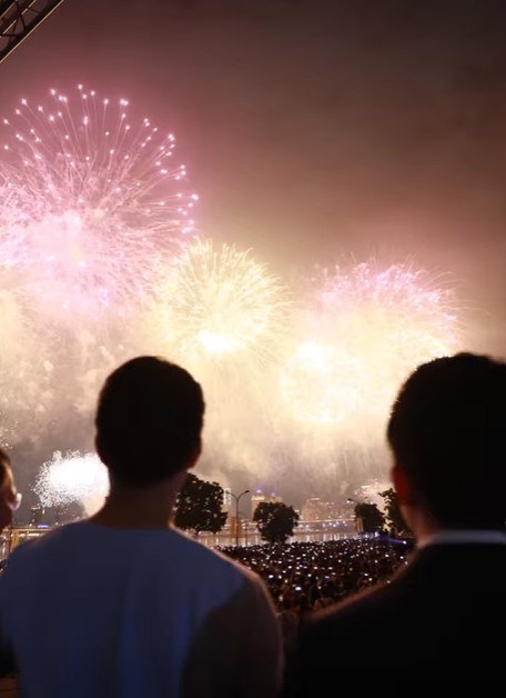 大稻埕夏日節壓軸的高空煙火秀20日晚間在大稻埕碼頭登場。 圖：翻攝蔣萬安臉書