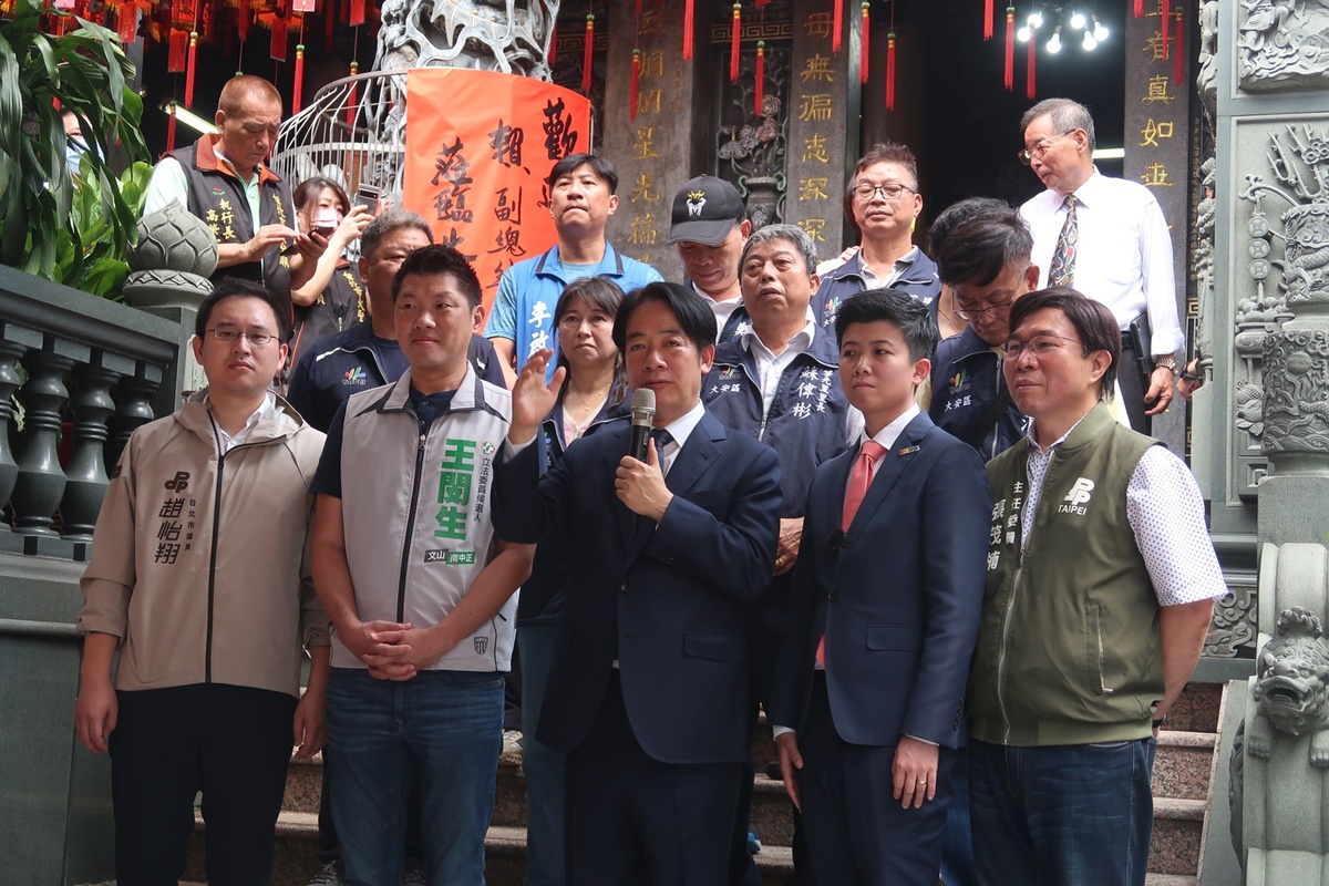 副總統賴清德21日參拜火聖廟 圖：林朝億/攝