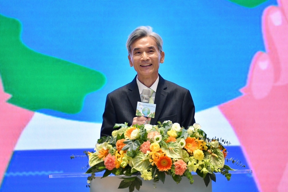 COP28開幕就通過「損失與損害基金」決議，對此，薛富盛表示，若能參加締約國大會，台灣將願意履行責任捐款。 圖：行政院／提供（資料照）