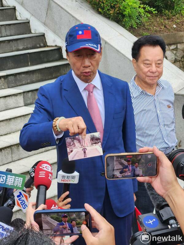 鴻海創辦人郭台銘透過錄節目，將在網路分享經驗，第一集針對年輕人喊話，工作第一年低薪不要緊，重要是投資自己。 圖：黃建豪/攝（資料照）
