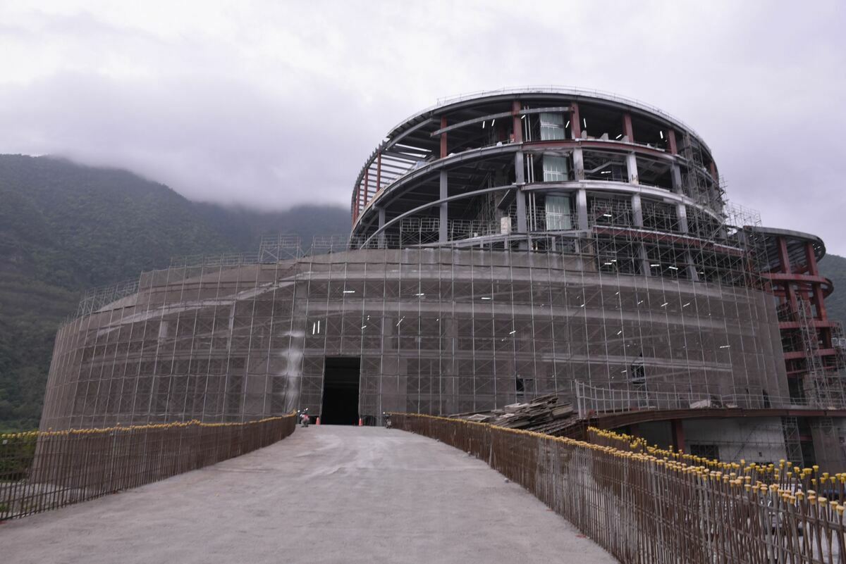 今年起已增加桃園市榮鼎焚化廠、台東縣焚化廠、花蓮縣台泥氣化爐，共3做處理設施，全台每日垃圾焚化處理量能增加800到1000噸。（圖為台泥氣化爐） 圖：翻攝自花蓮縣政府官網 (資料照)