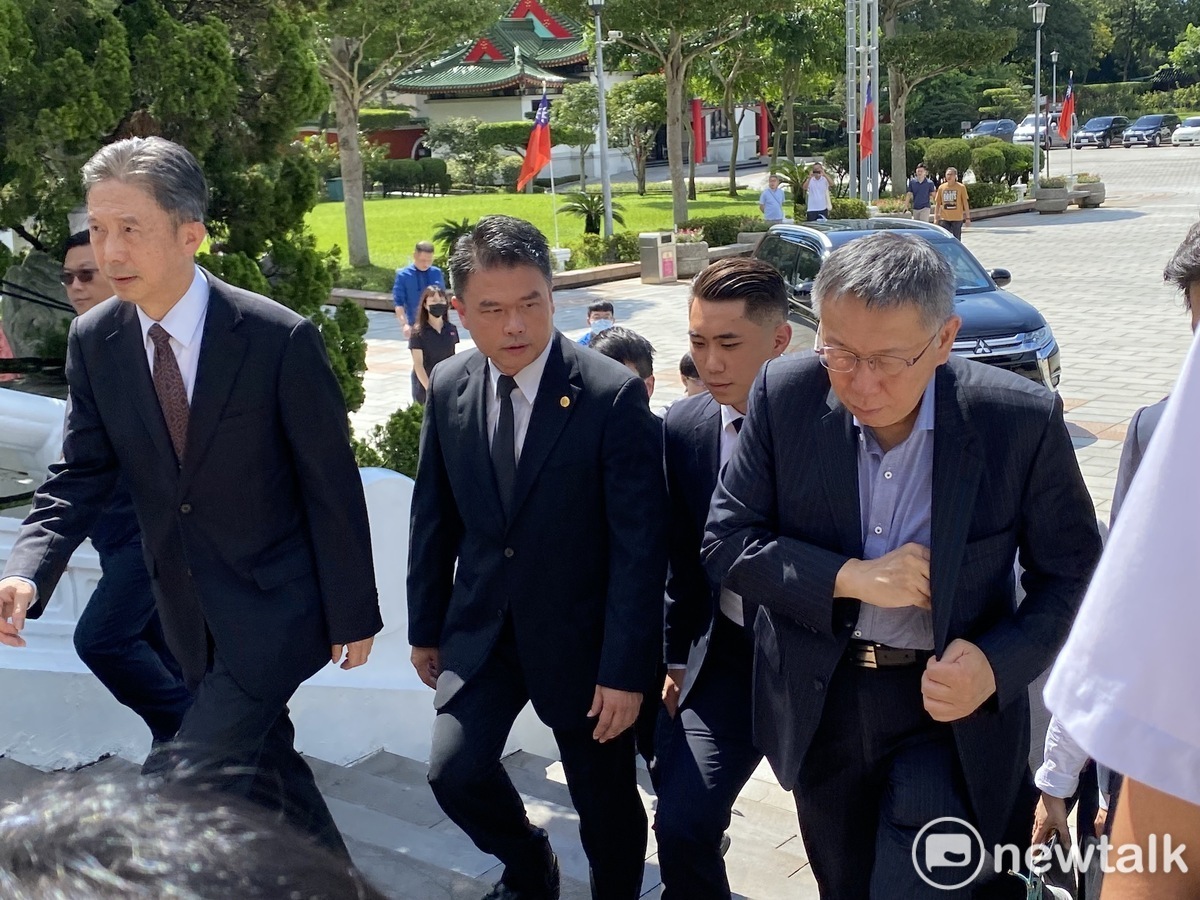 民眾黨總統參選人柯文哲今率領黨公職前往台北忠烈祠紀念823。 圖：周煊惠 / 攝