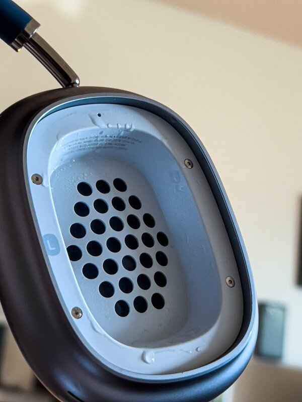 蘋果AirPods Max被爆出有嚴重設計瑕疵。 圖：翻攝自X社群平台