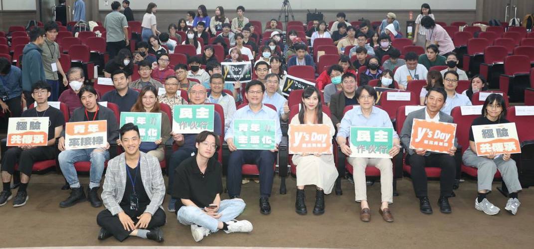Y’s Day「週三青年日」第15場，「看見台灣系列」第1場，主題「傳承與接棒－－青年在台灣民主發展中的角色」。 圖：Y’s Day「週三青年日」提供