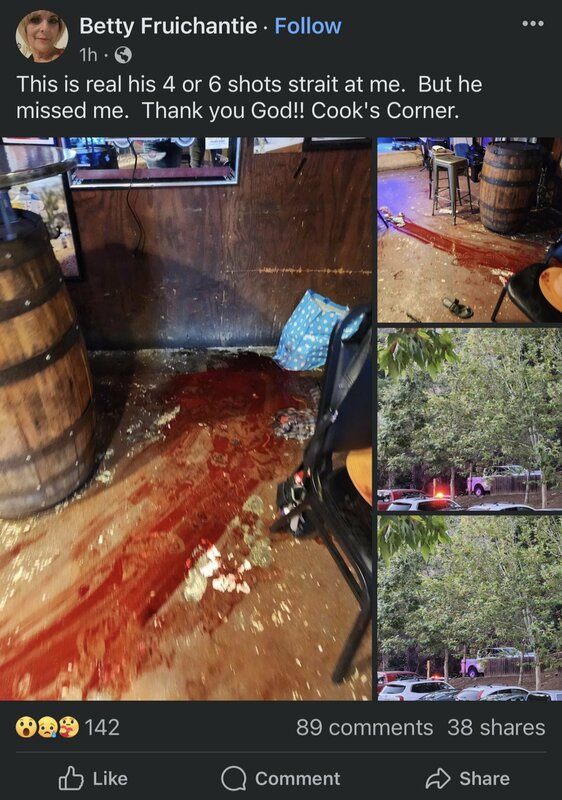 未經證實的消息指出，至少 3 人於事件中死亡，現場除了斑斑血跡，並可見兩具裹著床單的屍體。 圖：擷取自臉書