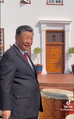 中國國家主席習近平近日在南非觀賞一場中華文化表演，並不介意將「台灣」與「中國」分開。 圖/取自 twitter.com/whyyoutouzhele?lang=zh-Hant
