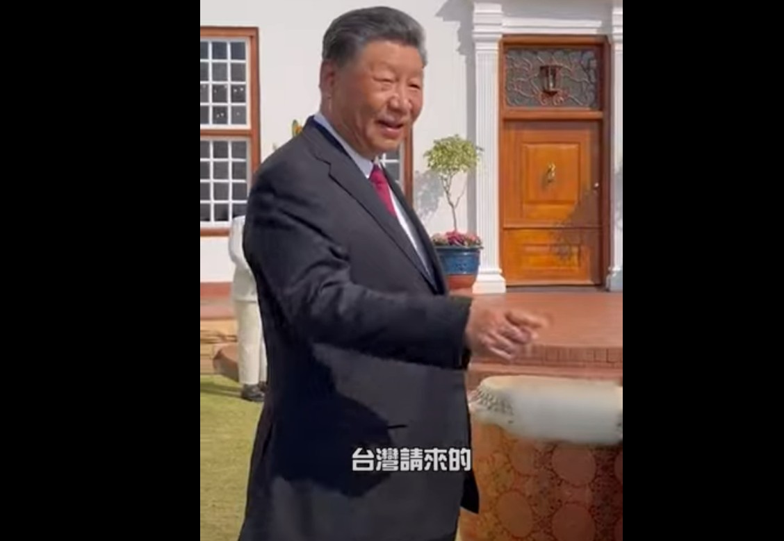 習近平得知是台灣佛光山南華寺教授的鼓藝，語氣結巴回應：「台灣……台灣請來的啊」。 圖：南非南華寺提供