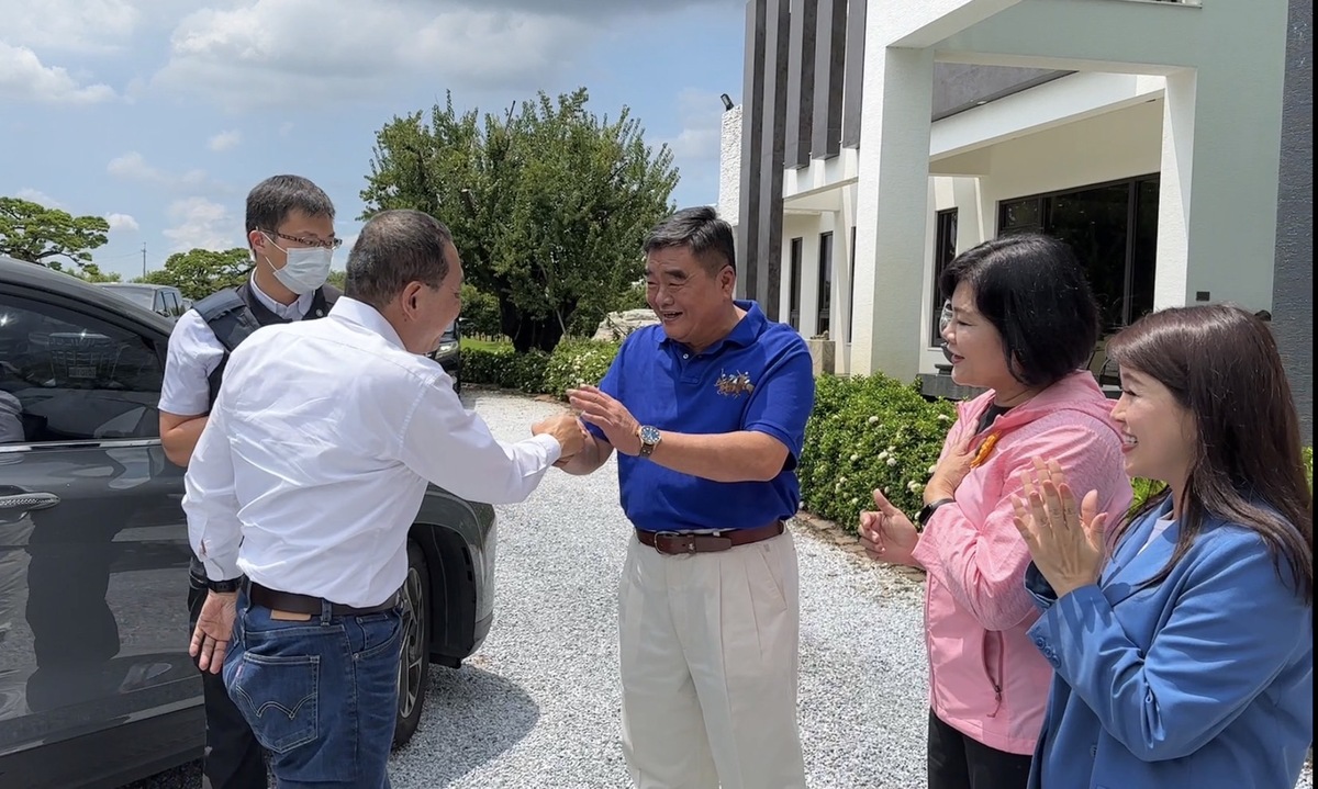 國民黨總統參選人侯友宜拜會前雲林縣長張榮味。 圖：侯友宜競選辦公室 / 提供