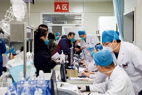 中國反腐力度不斷加碼，公開報道顯示今(2023)年以來中國已經至少有184位醫院院長、黨委書記被查，已經超過去年兩倍。 圖：翻攝自中國財新周報