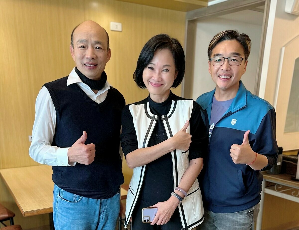 曹桓榮(右)以身為韓國瑜團隊一員為榮。 圖：曹桓榮提供