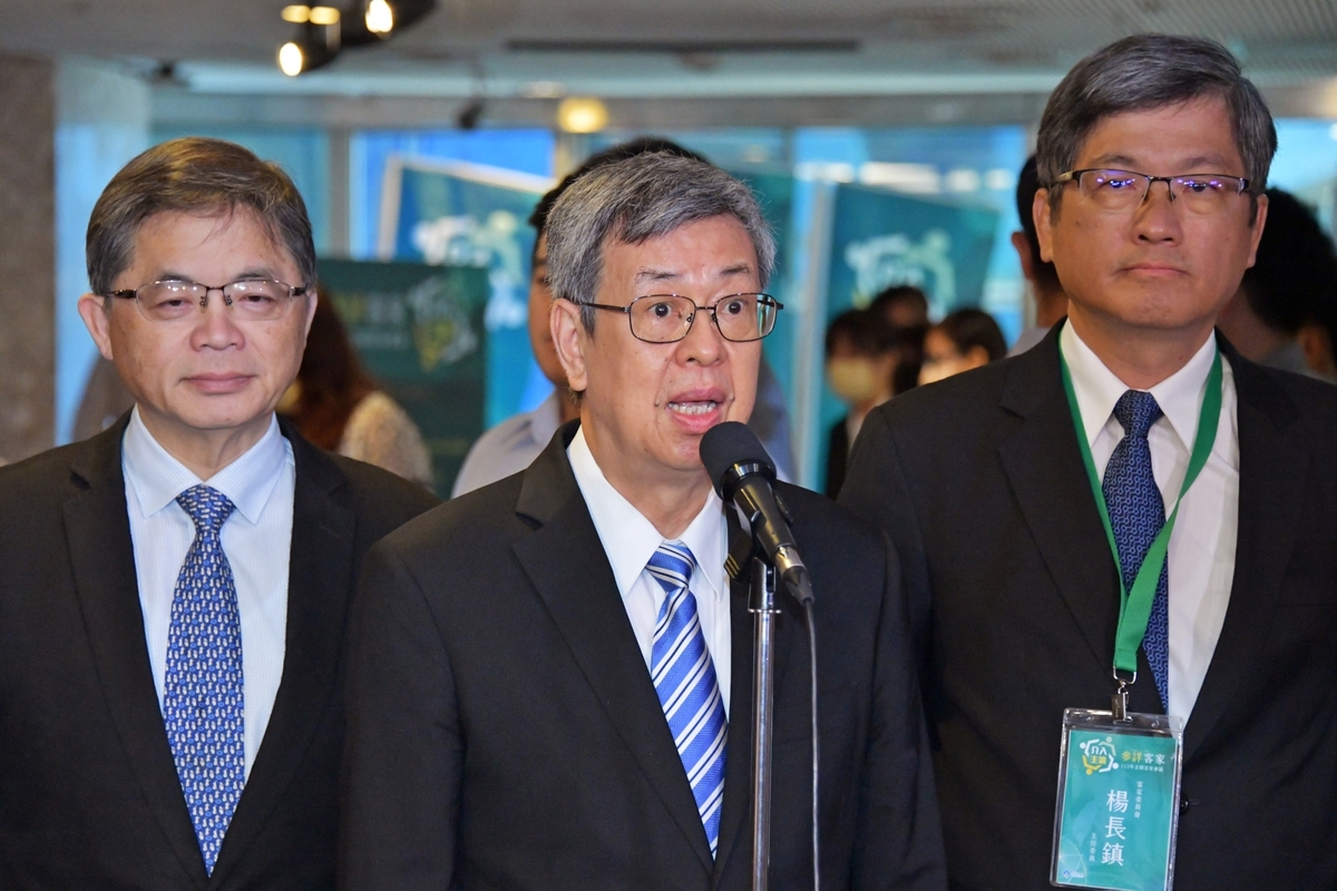 行政院長陳建仁今（28）日上午出席「112年全國客家會議」前受訪。 圖：行政院提供