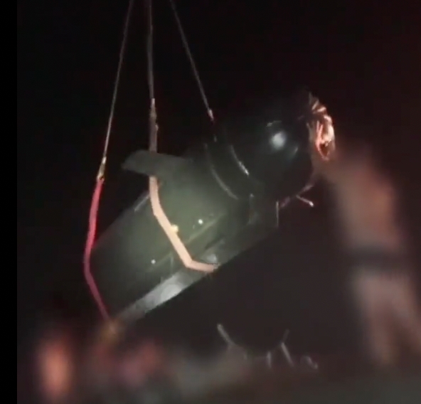烏克蘭近期開始測試一款名為「馬里奇卡」(Marichka)的新型水下無人機(AUV)，預料這款自殺式武器對準的是黑海艦隊艦艇，與俄軍補給交通樞紐的克里米亞大橋。 圖：擷取自「X」（原推特）@front_ukrainian