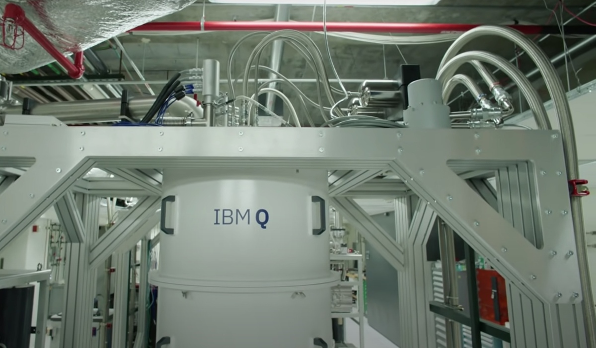 韓國科學家宣稱在量子領域有重大發現。圖為 IBM 旗下的量子電腦研究室。 圖：翻攝自YouTube／IBM