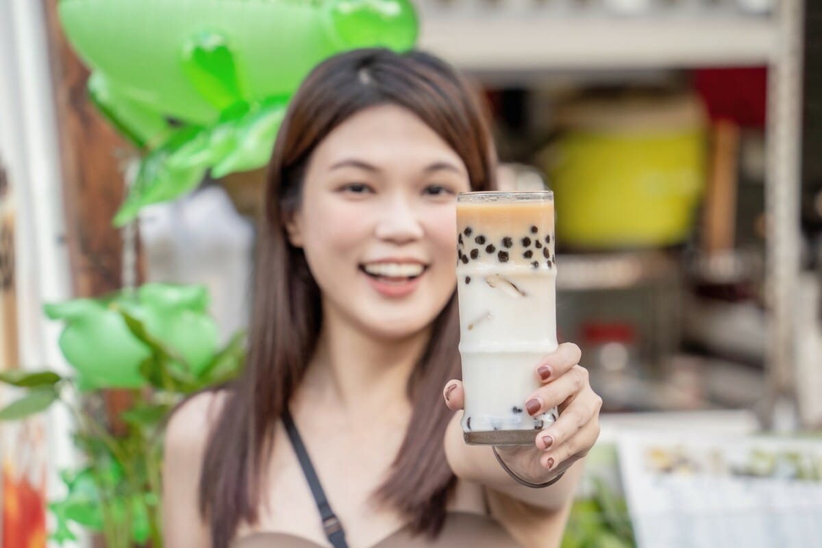 來高雄奶茶節打卡拍照當網紅。 圖：高雄市觀光局提供
