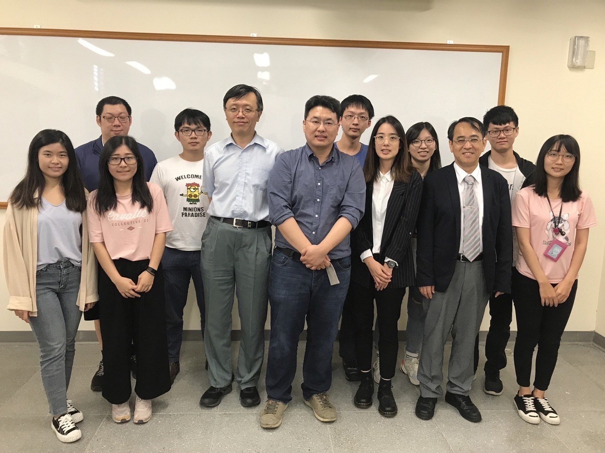 長庚醫院、清華大學、台灣大學、馬偕醫院合作開發出「可攜式拉曼檢測平台」，虹膜辨識技術概念如同快篩，30分鐘內就能分析出人體內毒化物，速度加快8倍。 圖：長庚醫院／提供