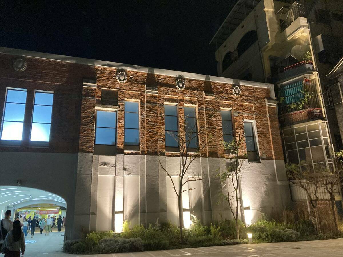 鼓山魚市場改造後還原歷史建築樣貌。 圖：高雄市海洋局提供