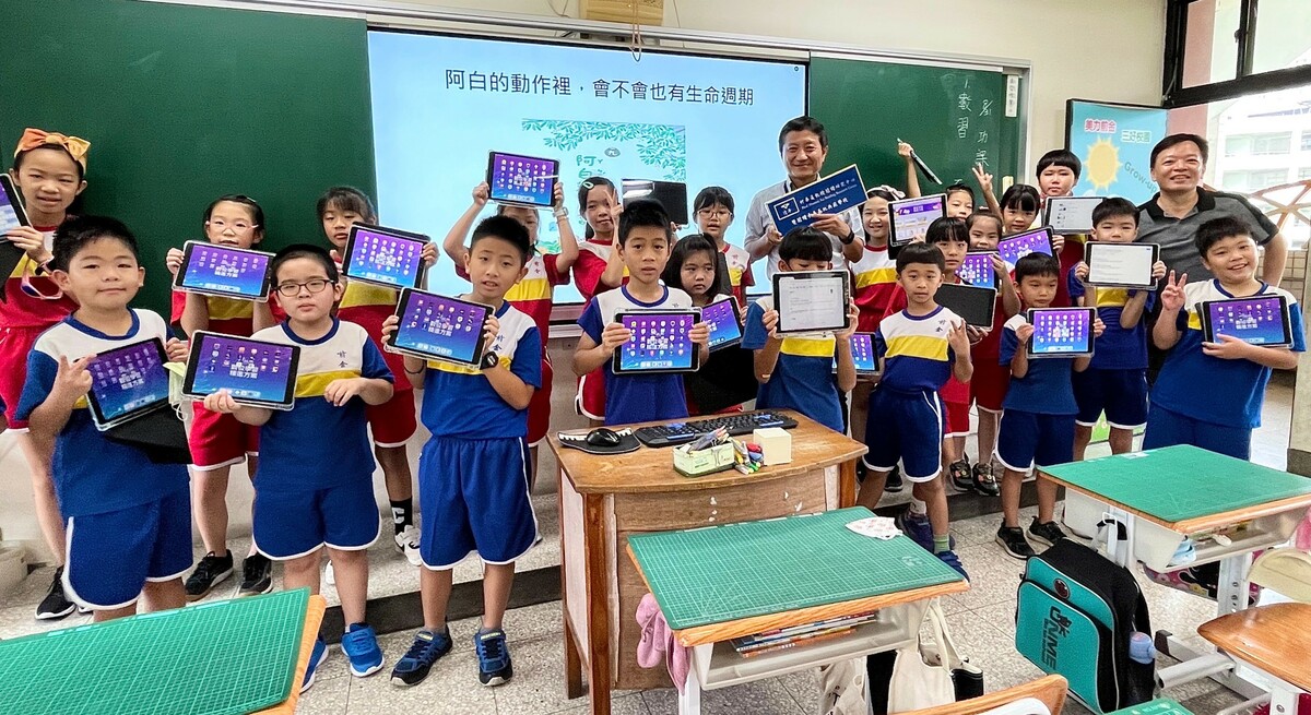 南部第一所「雙閱讀素養基地典範學校」在前金國小成立。 圖片來源/高雄市教育局提供