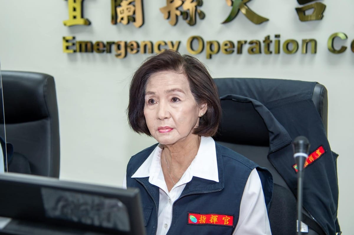 海葵來襲，被列為陸上警戒區的宜蘭縣今（3）日並未放颱風假，縣長林姿妙臉書遭網友灌爆。 圖: 翻攝自林姿妙臉書
