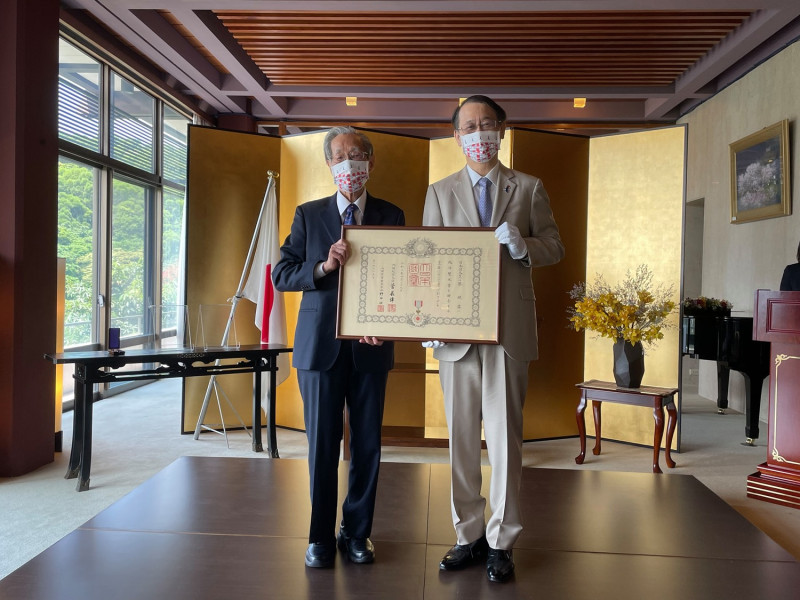 蔡焜霖因促進台、日文化交流，2021年獲日本政府頒發「旭日雙光章」榮譽。 圖：文化部提供