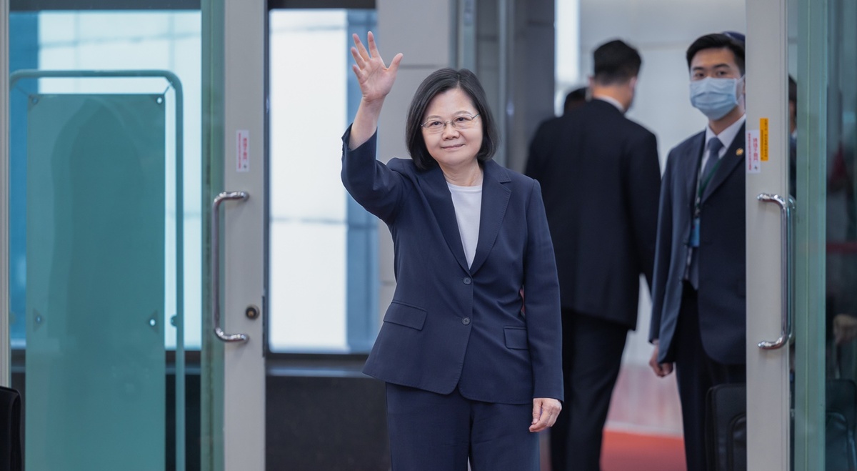 總統蔡英文5日搭專機出訪邦交國史瓦帝尼王國 圖：總統府提供